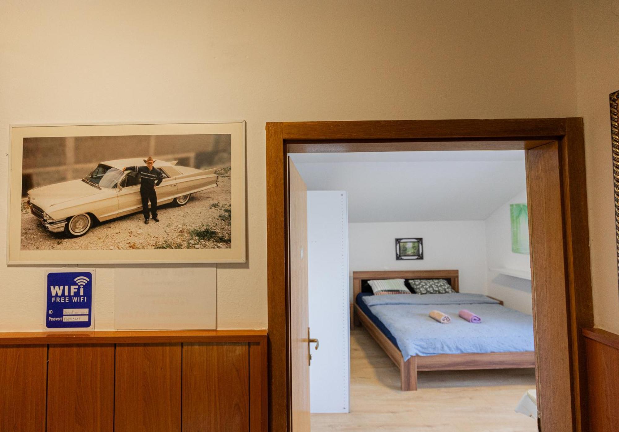 Rooms Kozarje Λιουμπλιάνα Εξωτερικό φωτογραφία
