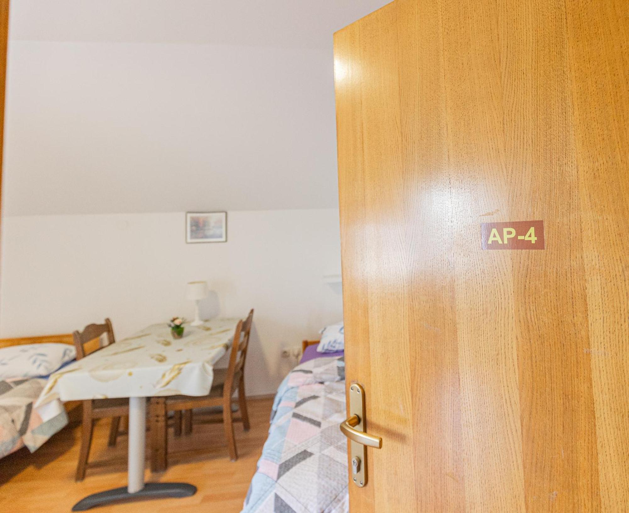 Rooms Kozarje Λιουμπλιάνα Εξωτερικό φωτογραφία