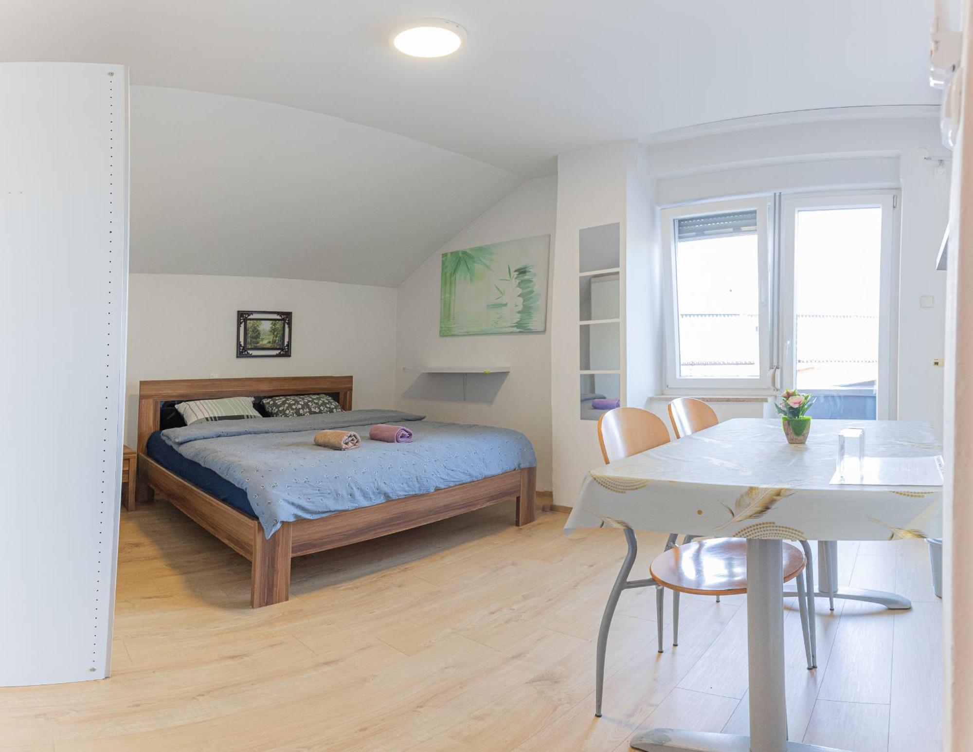 Rooms Kozarje Λιουμπλιάνα Εξωτερικό φωτογραφία